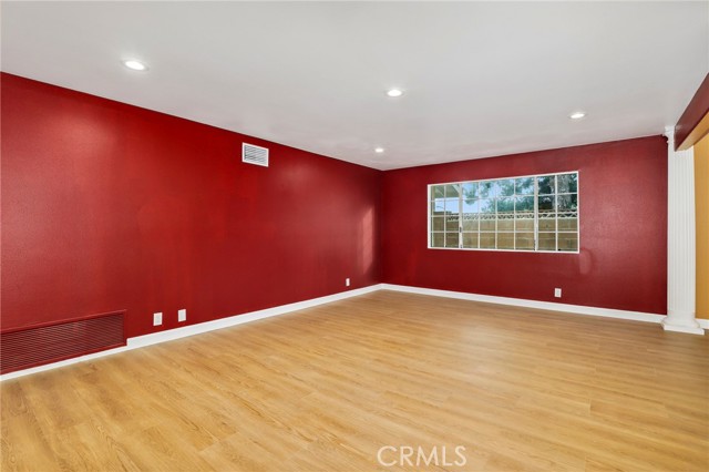 Detail Gallery Image 13 of 43 For 11001 Limerick Ave, Chatsworth,  CA 91311 - 4 Beds | 2/1 Baths