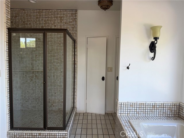 Detail Gallery Image 13 of 27 For 20838 Exhibit Ct, Woodland Hills,  CA 91367 - 4 Beds | 4 Baths