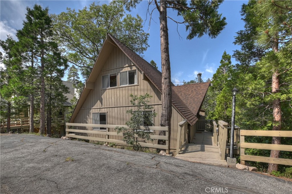 1192 Evergreen Lane