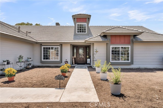 15725 Terraceview Court, Riverside CA: https://media.crmls.org/medias/caaead45-8de1-4ada-94e0-9b46610d71d8.jpg