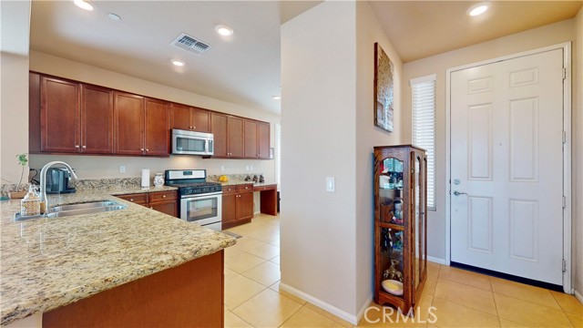 Detail Gallery Image 6 of 54 For 11345 Camden St, Apple Valley,  CA 92308 - 2 Beds | 2 Baths