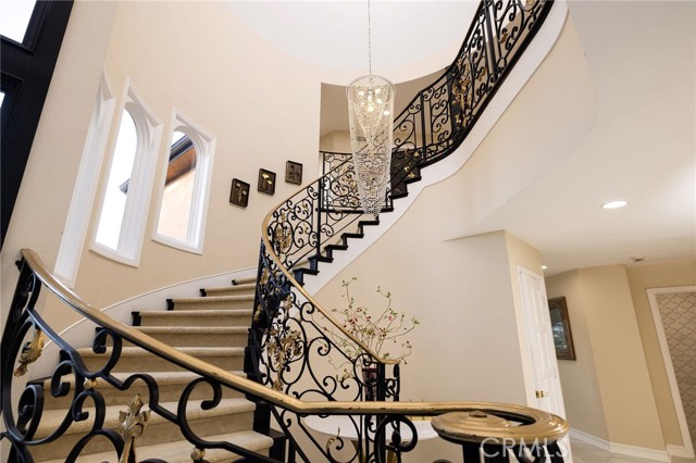 Image 21 of 41 For 25761 Highplains