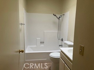 Detail Gallery Image 12 of 14 For 328 N Monterey St #D,  Alhambra,  CA 91801 - 3 Beds | 2/1 Baths