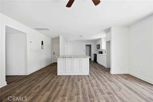 Detail Gallery Image 10 of 38 For 2521 Pacheco Rd, Bakersfield,  CA 93307 - 4 Beds | 2 Baths
