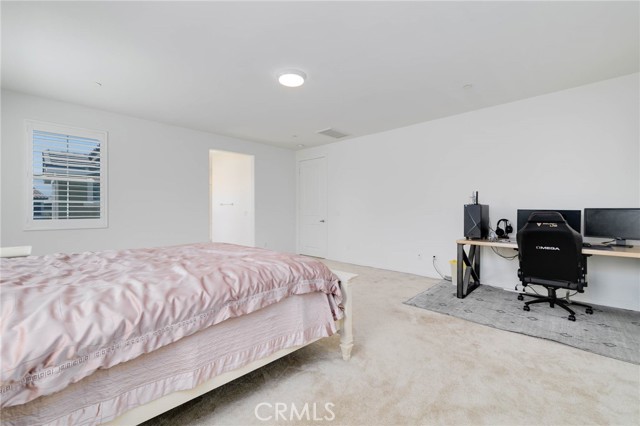 13855 Clearwater Avenue, Chino CA: https://media.crmls.org/medias/cab1812f-8357-45d4-a4a7-bb547dff3670.jpg