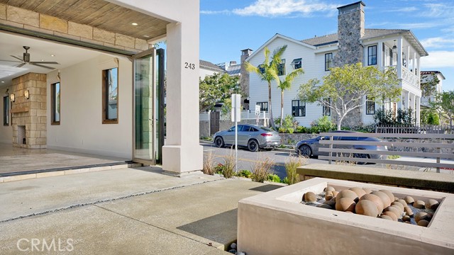 Detail Gallery Image 24 of 61 For 243 Poppy Ave, Corona Del Mar,  CA 92625 - 4 Beds | 3/1 Baths