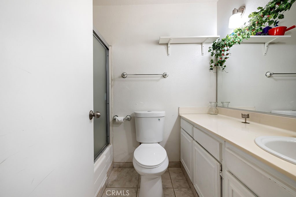 https://media.crmls.org/medias/cab2cdae-a81e-48e5-b261-3c4fa591b246.jpg?preset=X-Large