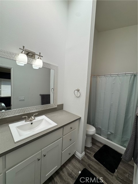 Detail Gallery Image 9 of 12 For 3932 W 5th #202,  Santa Ana,  CA 92703 - 3 Beds | 2 Baths