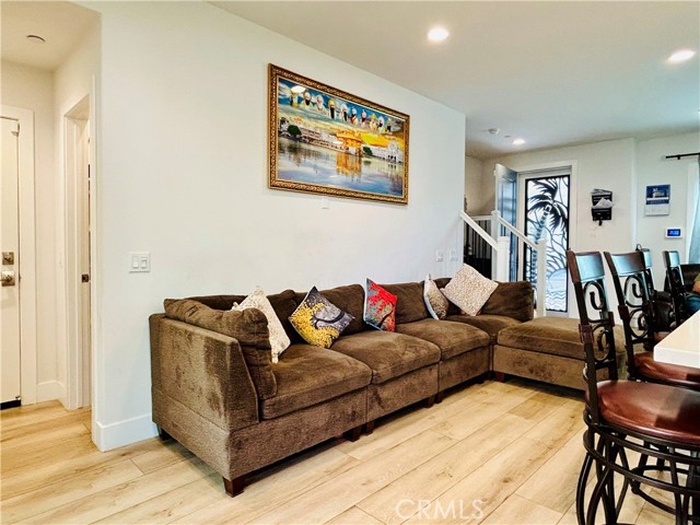Detail Gallery Image 11 of 33 For 6512 Alondra Bld, Paramount,  CA 90723 - 4 Beds | 2/1 Baths