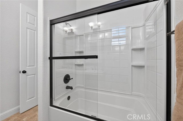 Detail Gallery Image 37 of 44 For 1563 E via Mirasol, Fresno,  CA 93730 - 4 Beds | 3 Baths