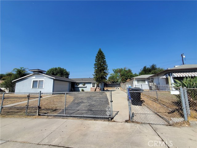 2251 Logan St, Pomona, CA 91767