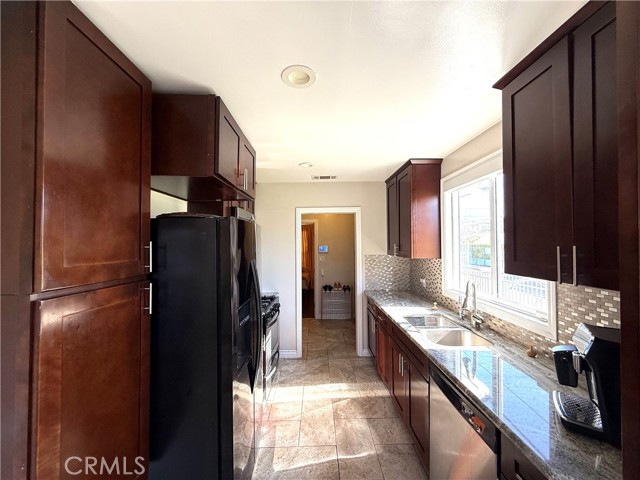 Detail Gallery Image 12 of 56 For 1978 S Holt Ave, Los Angeles,  CA 90034 - 3 Beds | 2 Baths