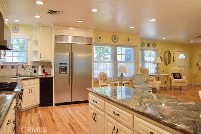 2024 N Kenwood Street, Burbank CA: https://media.crmls.org/medias/cab71fd5-e186-41d1-9238-6655e7e828ac.jpg