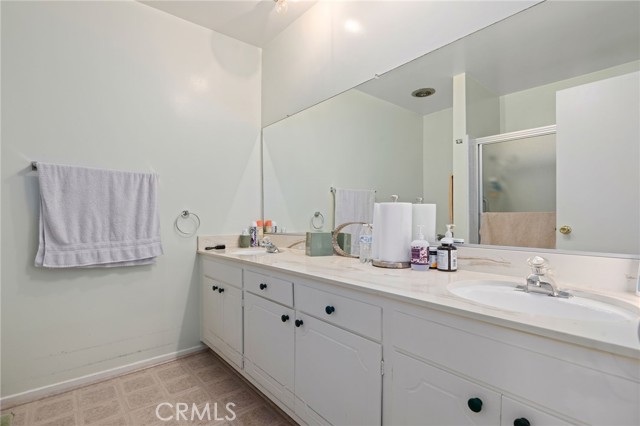 Detail Gallery Image 19 of 22 For 18937 Olympia, Porter Ranch,  CA 91326 - 4 Beds | 2/1 Baths