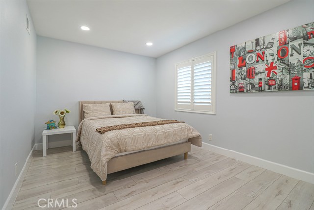 Detail Gallery Image 20 of 29 For 17891 Caledonia, Huntington Beach,  CA 92647 - 5 Beds | 3/2 Baths