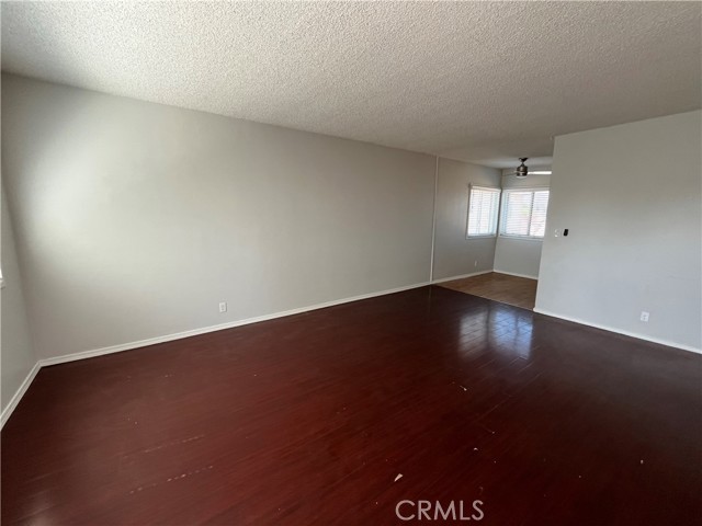 Detail Gallery Image 5 of 21 For 11880 Eucalyptus Ave #C,  Hawthorne,  CA 90250 - 2 Beds | 1 Baths