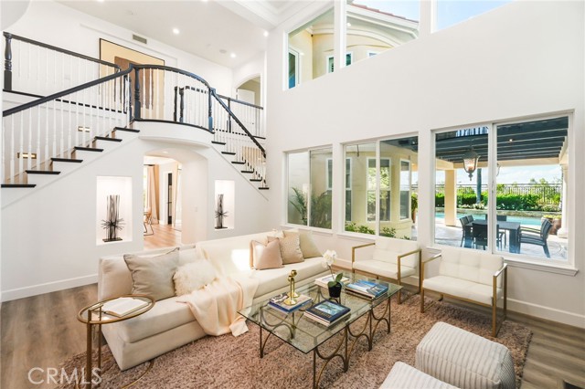 Detail Gallery Image 7 of 64 For 20112 via Cellini, Porter Ranch,  CA 91311 - 4 Beds | 4/1 Baths