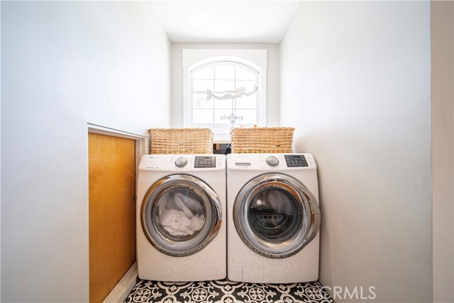 1733 Bayou Way, Seal Beach CA: https://media.crmls.org/medias/cabae2ef-7e33-4127-9852-4268ab9a077a.jpg