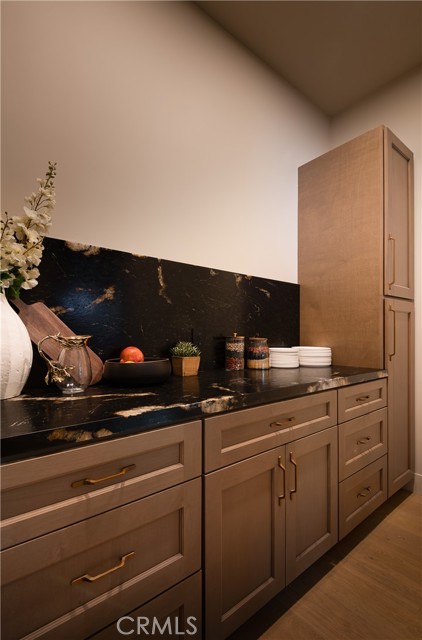 Detail Gallery Image 10 of 64 For 15719 Hartsook, Encino,  CA 91436 - 4 Beds | 4/1 Baths