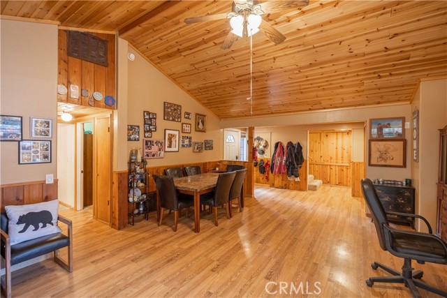 793 Knight Avenue, Big Bear Lake CA: https://media.crmls.org/medias/cabb9e1b-1739-4375-a3c0-acb37dd60caf.jpg