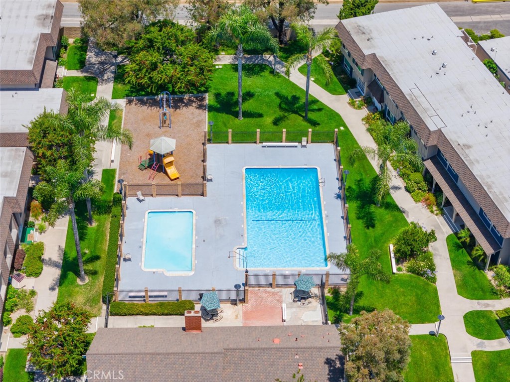 https://media.crmls.org/medias/cabc907f-73cd-4c4c-9e96-5002df52030e.jpg?preset=X-Large