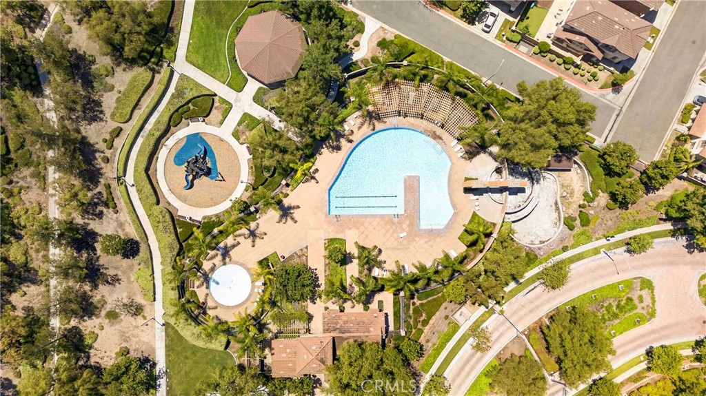 https://media.crmls.org/medias/cabc9474-8b94-4f9c-9cac-3807c6c70261.jpg?preset=X-Large