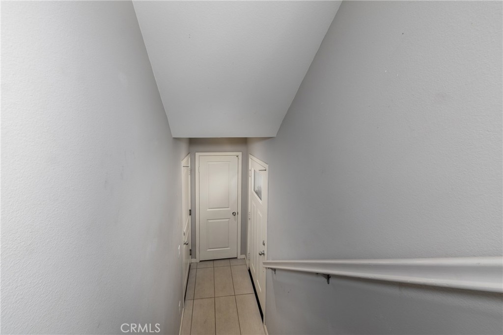https://media.crmls.org/medias/cabca5fc-954a-44da-bd8c-17eb9c012267.jpg?preset=X-Large