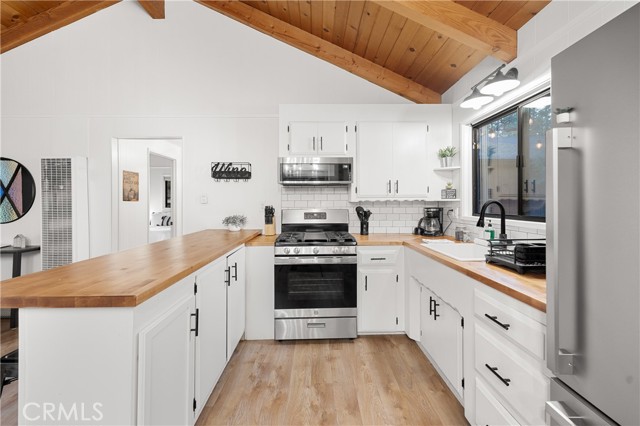 Detail Gallery Image 12 of 38 For 42540 Cedar Ave, Big Bear Lake,  CA 92315 - 2 Beds | 1 Baths