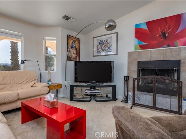 Detail Gallery Image 12 of 71 For 60208 Aberdeen, Joshua Tree,  CA 92252 - 3 Beds | 2/1 Baths