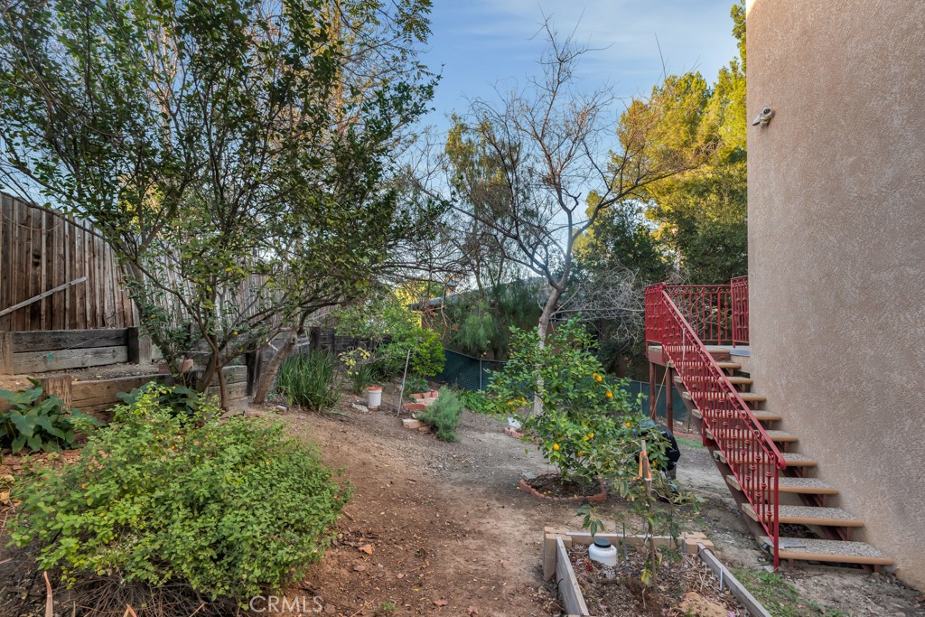 https://media.crmls.org/medias/cabd591c-a5fa-4c22-b461-ce52d25758f4.jpg?preset=X-Large