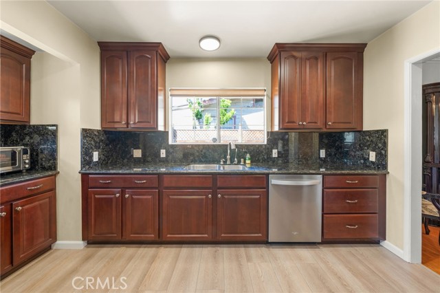 Detail Gallery Image 13 of 35 For 1263 Bresee Ave, Pasadena,  CA 91104 - 3 Beds | 2 Baths