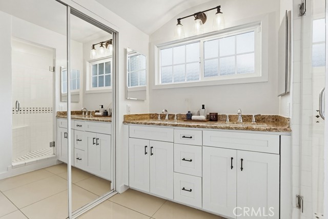 Detail Gallery Image 13 of 34 For 12308 La Maida St, Valley Village,  CA 91607 - 3 Beds | 2 Baths