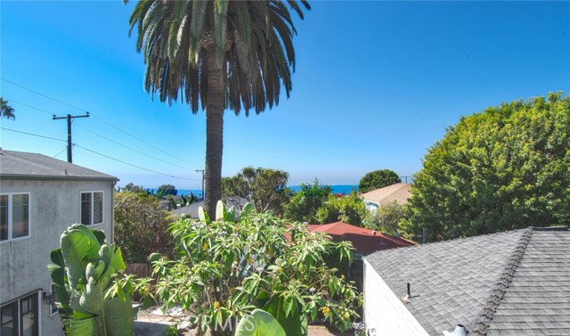 Detail Gallery Image 1 of 15 For 681 Seaview St #B,  Laguna Beach,  CA 92651 - 1 Beds | 1 Baths