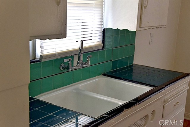 Detail Gallery Image 15 of 16 For 1945 W Vernon, Los Angeles,  CA 90062 - 5 Beds | 4 Baths