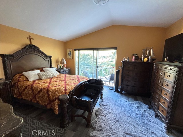 Detail Gallery Image 22 of 28 For 27700 Thalia Ln, Canyon Country,  CA 91351 - 3 Beds | 3 Baths