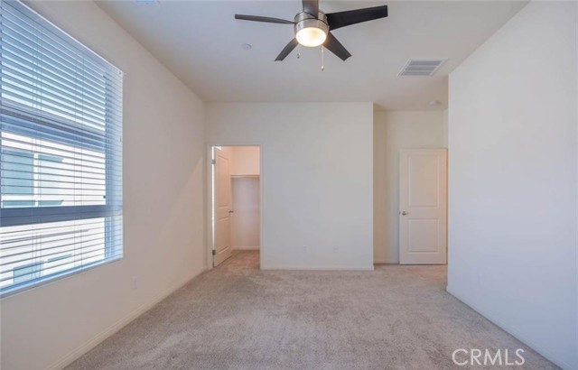 Detail Gallery Image 10 of 29 For 20625 Desert Ash, Winnetka,  CA 91306 - 4 Beds | 4 Baths