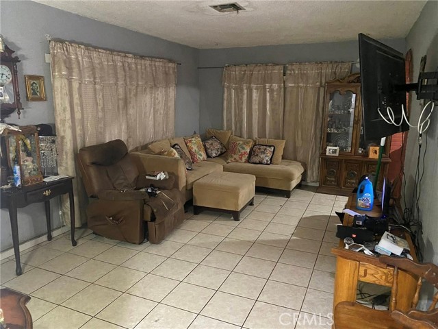 Detail Gallery Image 10 of 11 For 21337 Archibald Ave, Carson,  CA 90745 - 2 Beds | 2 Baths