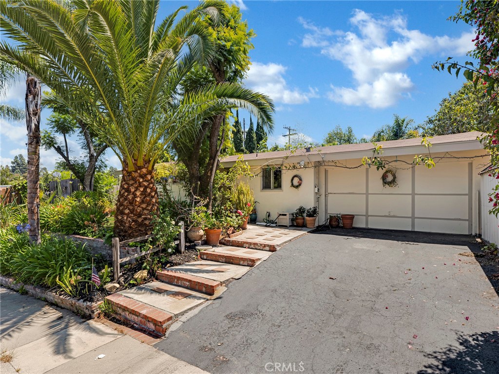 824 Chelterham Circle