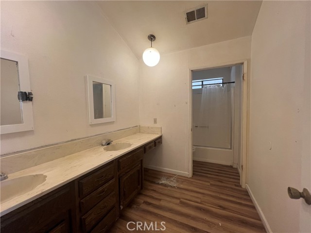 Detail Gallery Image 4 of 8 For 259 Emerald Dr, Merced,  CA 95340 - 3 Beds | 2 Baths