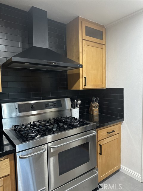 Detail Gallery Image 4 of 13 For 1527 W Palo Alto, Fresno,  CA 93711 - 5 Beds | 3/1 Baths