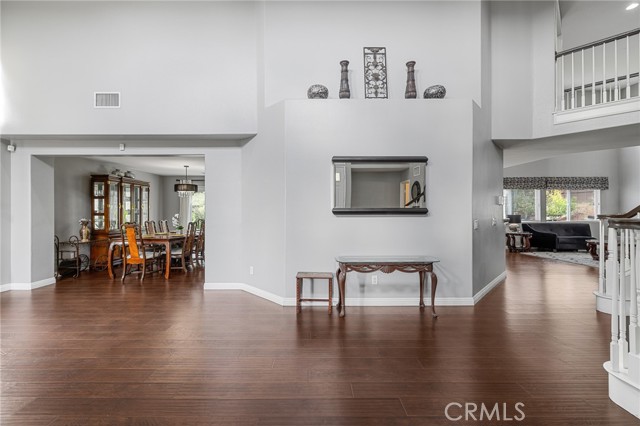 Detail Gallery Image 14 of 58 For 26426 Cardinal Dr, Canyon Country,  CA 91387 - 5 Beds | 4 Baths
