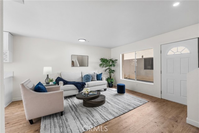 Detail Gallery Image 7 of 58 For 8800 Burnet Ave #15,  North Hills,  CA 91343 - 5 Beds | 3 Baths