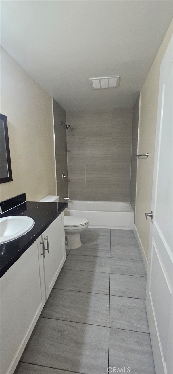 Detail Gallery Image 11 of 21 For 1633 1/2 E 85th St, Los Angeles,  CA 90001 - 5 Beds | 3 Baths