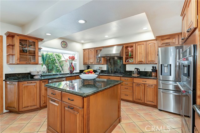 MLS# OC23165883