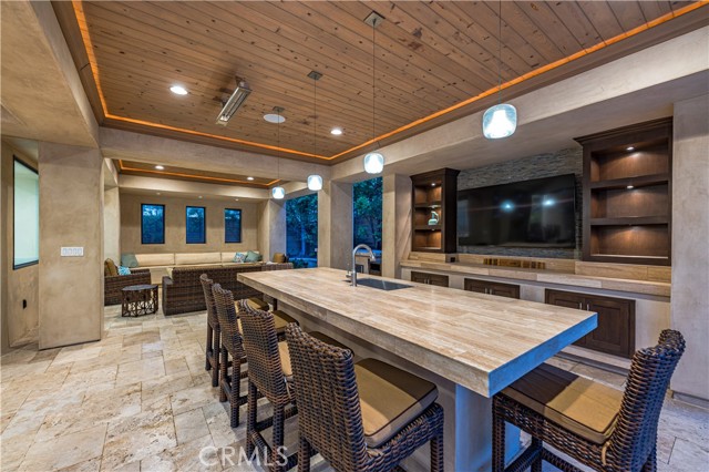 6561 Horseshoe Lane, Huntington Beach CA: https://media.crmls.org/medias/cac18e81-60d8-41a1-81ea-d47bd5206ccd.jpg