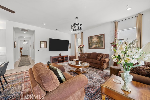 Detail Gallery Image 16 of 51 For 24513 via Sendero, Valencia,  CA 91354 - 3 Beds | 3/1 Baths