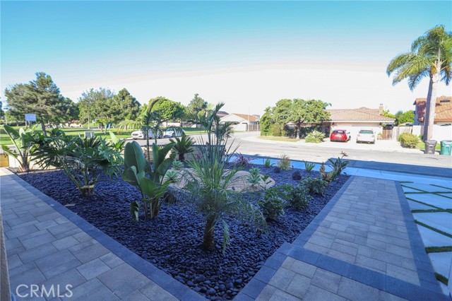 21861 Vacation Ln Lane, Huntington Beach CA: https://media.crmls.org/medias/cac2009b-0c99-42f5-acc1-5cc9716e0ac9.jpg