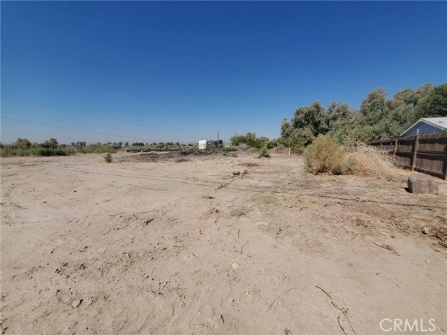 14983 S Neighbours Boulevard, Blythe CA: https://media.crmls.org/medias/cac25311-2cc0-4805-9a4d-61770f536adb.jpg