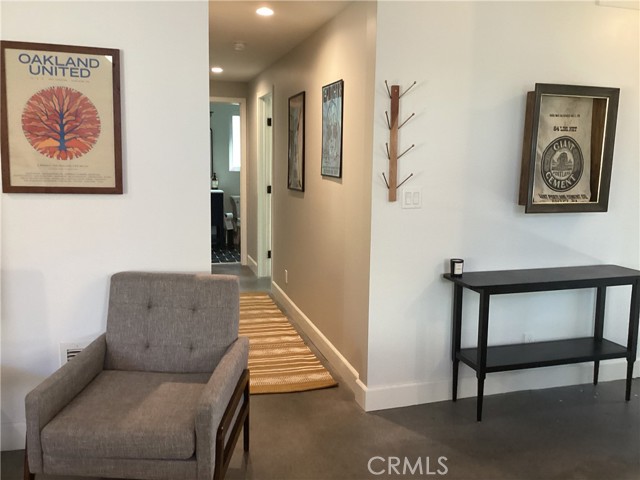 Detail Gallery Image 8 of 21 For 233 Almon Dr, Thousand Oaks,  CA 91362 - 3 Beds | 2 Baths