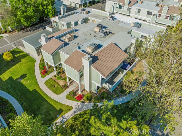 Detail Gallery Image 29 of 31 For 27065 Crossglade Ave #1,  Canyon Country,  CA 91351 - 3 Beds | 2/1 Baths
